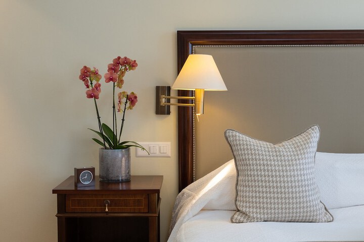 Room 40 of 233