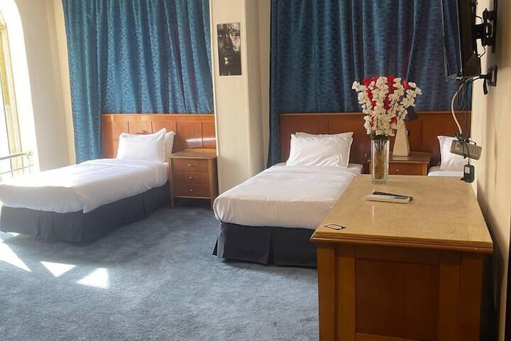 Room 22 of 90