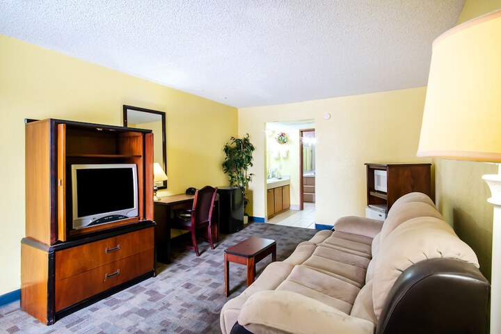 Room 33 of 57
