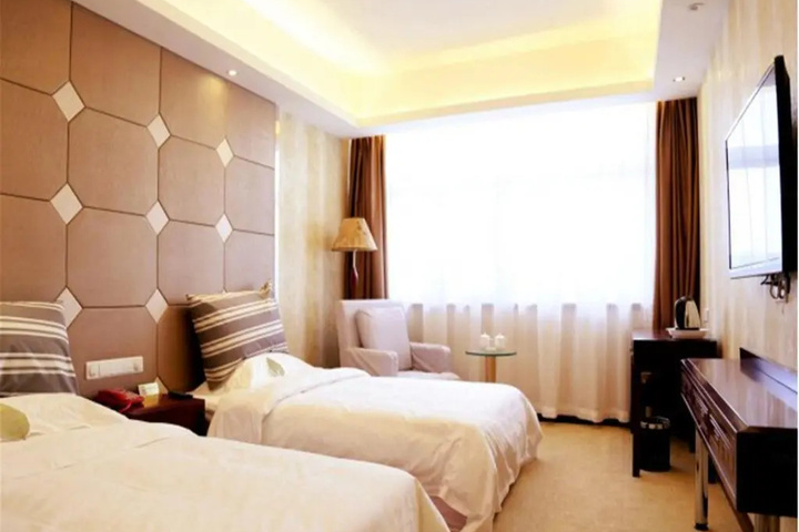 Room 6 of 11