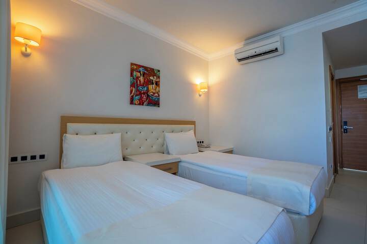 Room 35 of 160