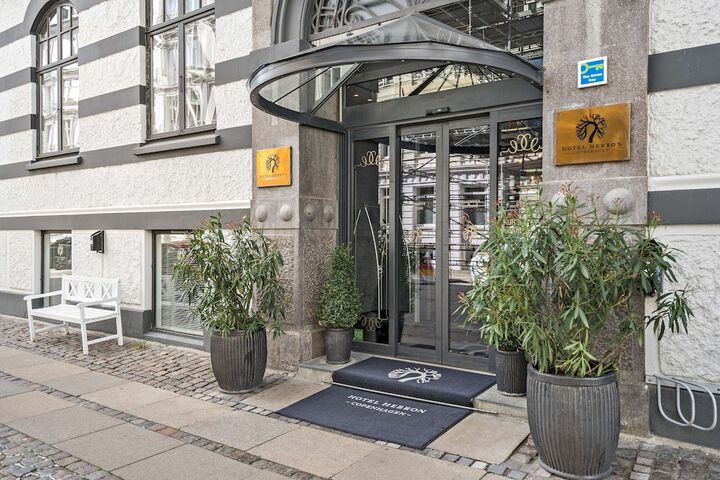 Hotel 124 of 127