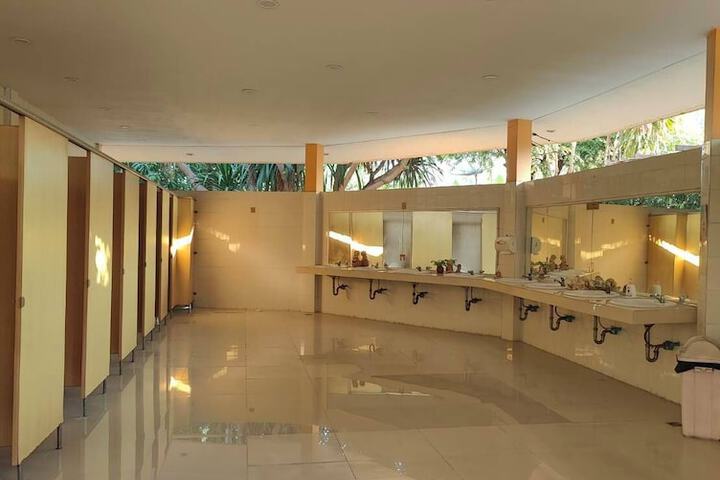 Hotel 65 of 67