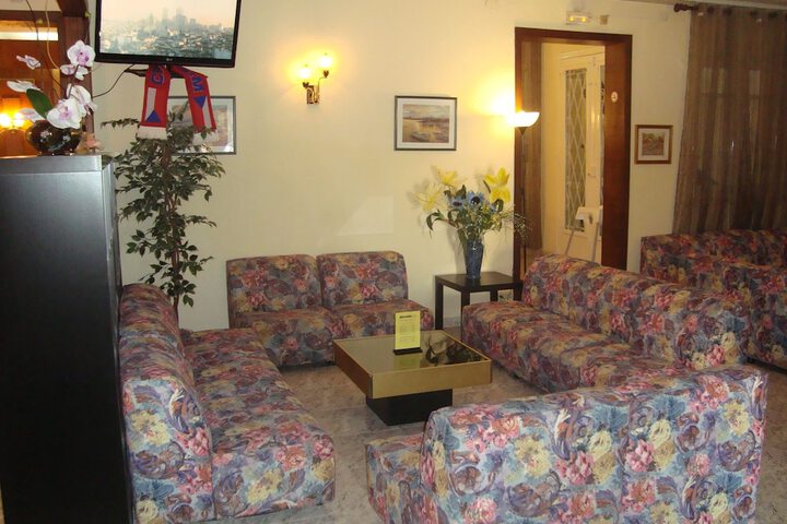 Guest Lobby