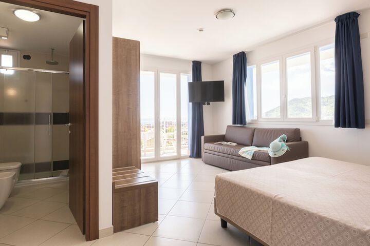 Room 25 of 60