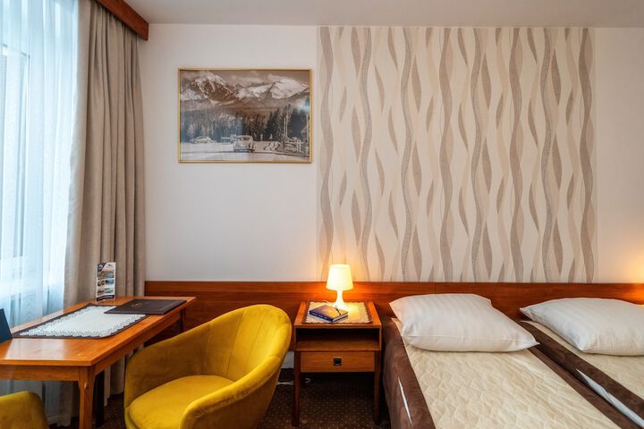 Room 10 of 86