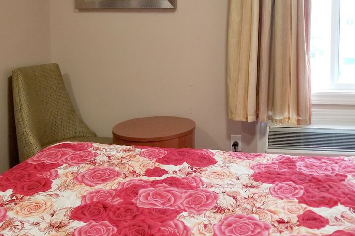 Room 9 of 15