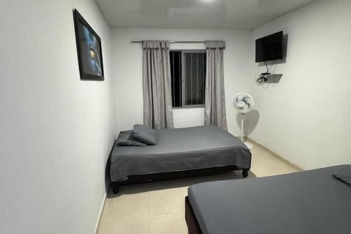 Room 6 of 28