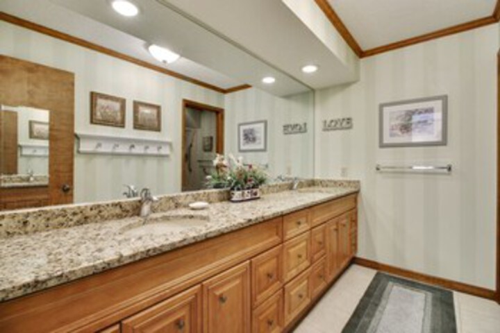 Room 2 of 6