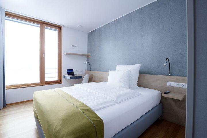 Room 7 of 49