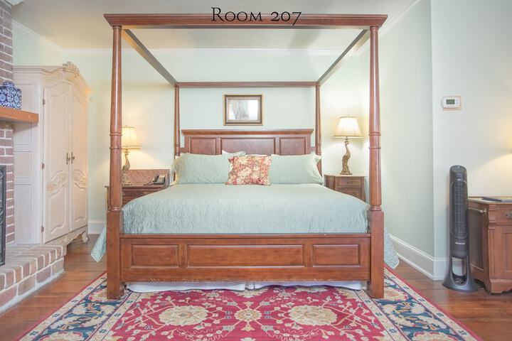 Room 10 of 170