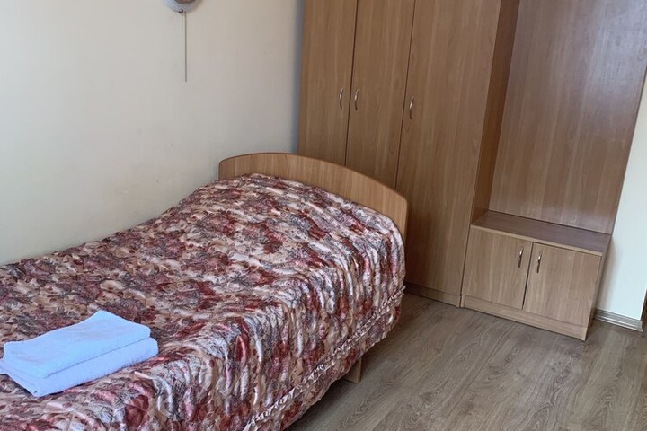 Room 11 of 36