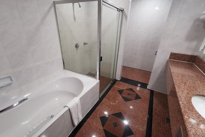 Room 32 of 44
