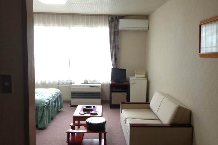 Room 14 of 65