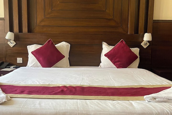 Room 21 of 35