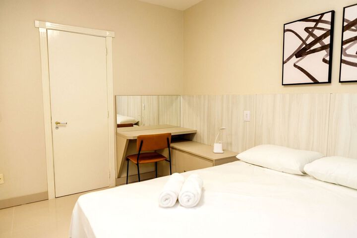 Room 28 of 34