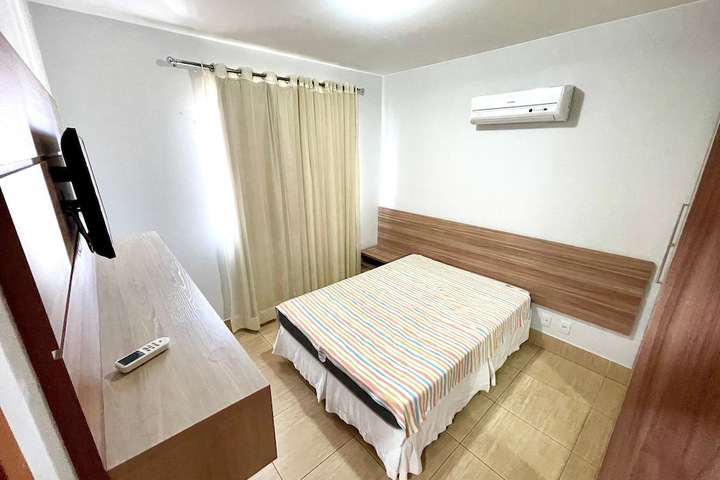 Room 3 of 44