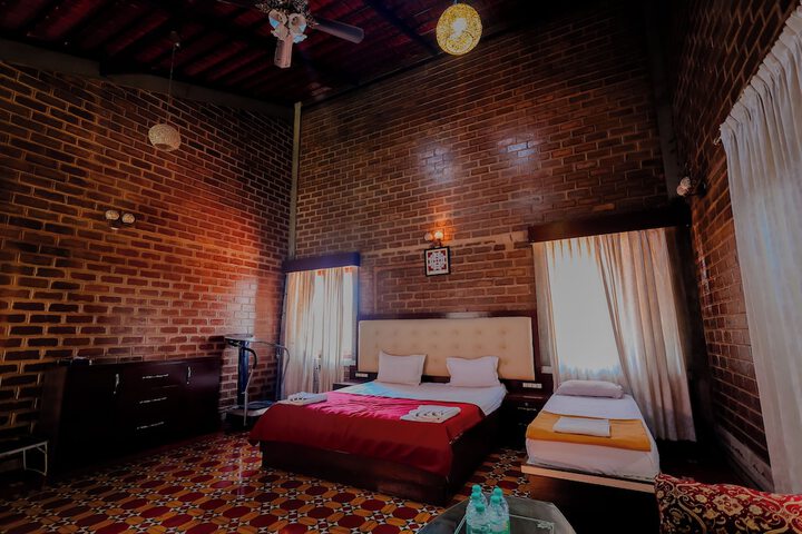 Room 30 of 94