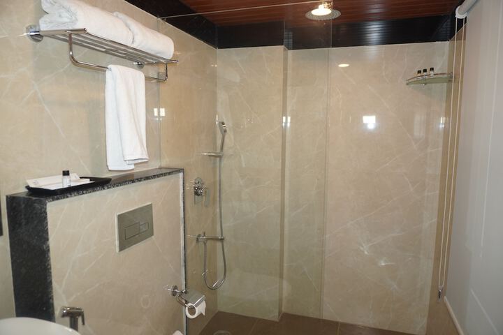Room 54 of 68