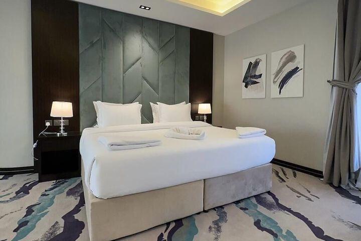 Room 8 of 28