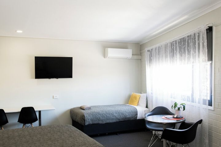 Room 5 of 41