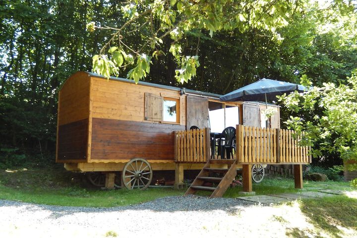 Charming Apartment in Sensenruth with Hot Tub in Bouillon