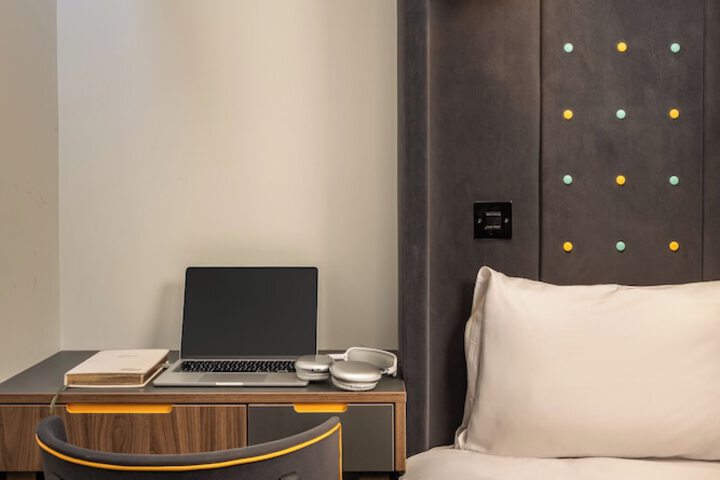 Room 16 of 47