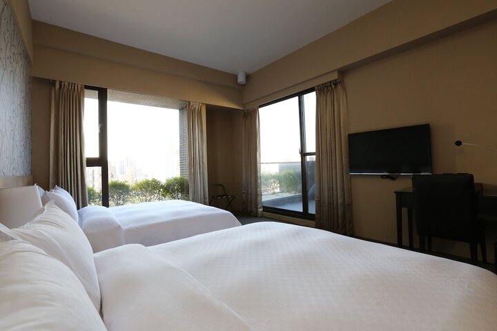 Room 5 of 43