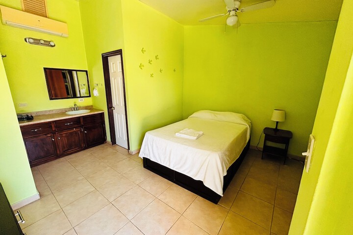 Room 10 of 26