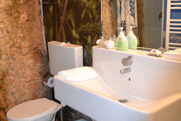Clean Restrooms