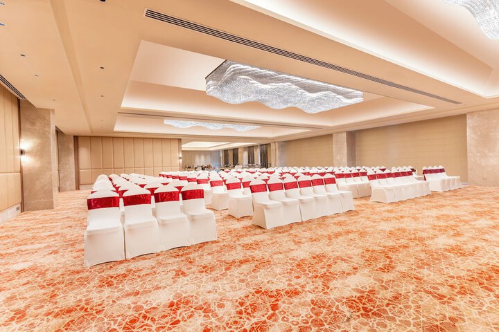 Ballroom/Hall 18 of 32