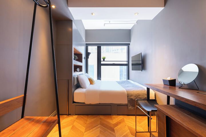 Room 15 of 18