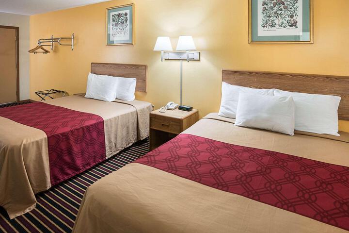 2 Double Beds (1 of 2)