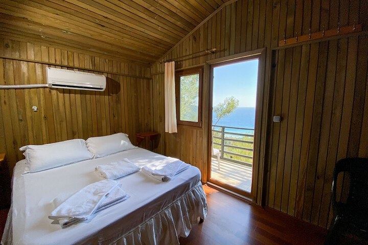 Room 10 of 72