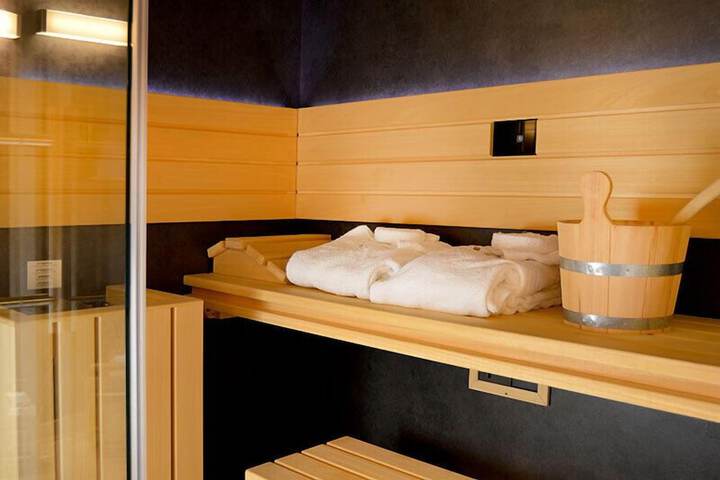 Room 27 of 72