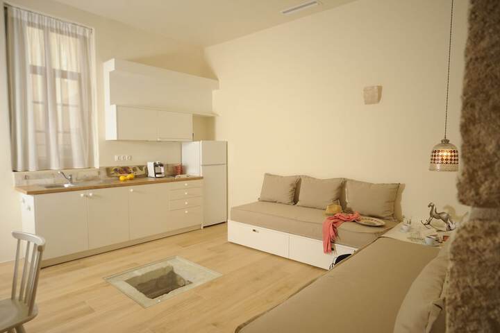 Room 28 of 46