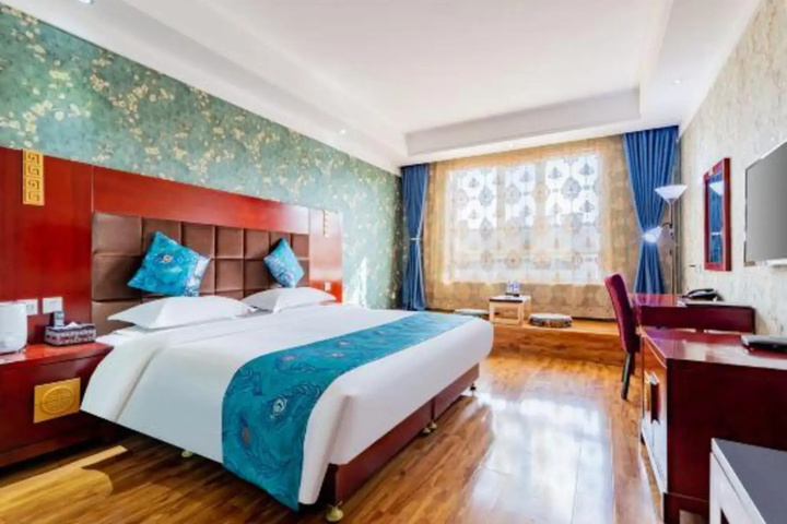Room 3 of 10