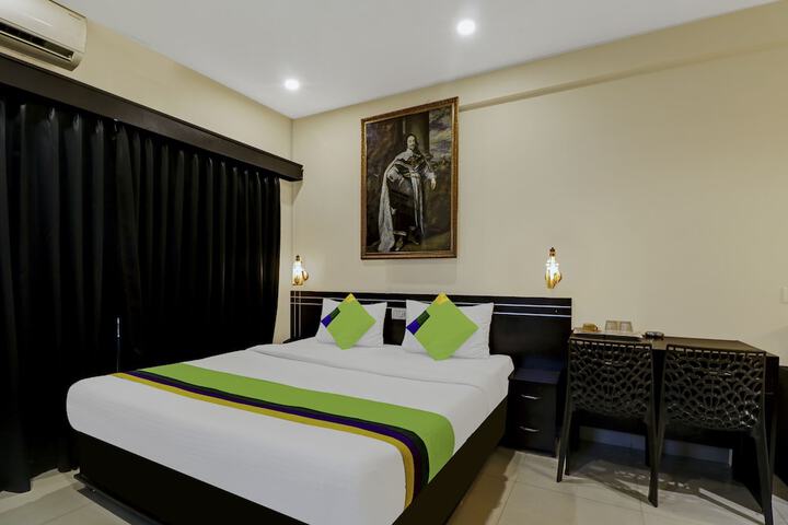 Room 10 of 37