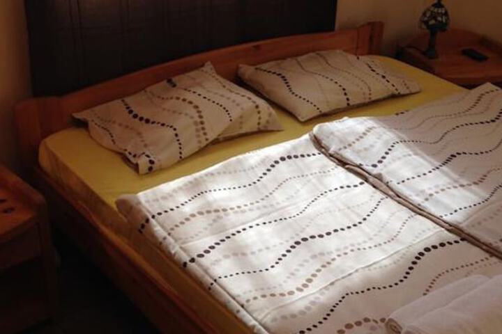 Room 5 of 7