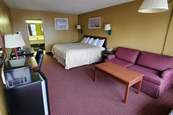 Room 8 of 35