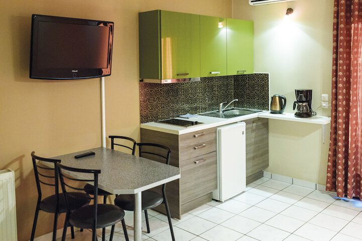 Room 6 of 35