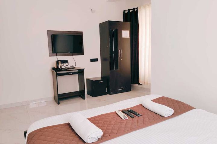 Room 3 of 26