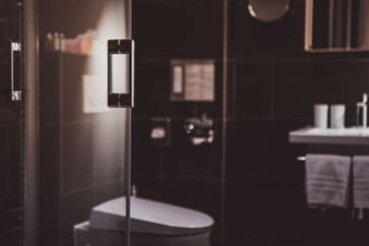 Room 2 of 65