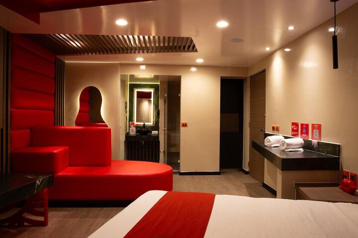 Room 16 of 42