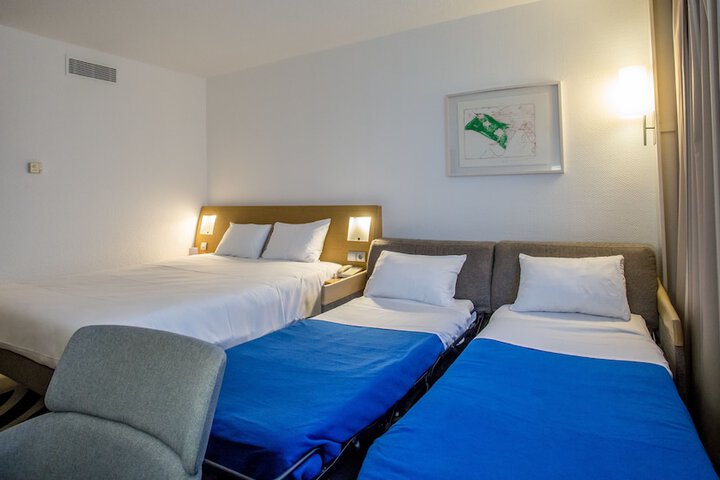 Room 20 of 108