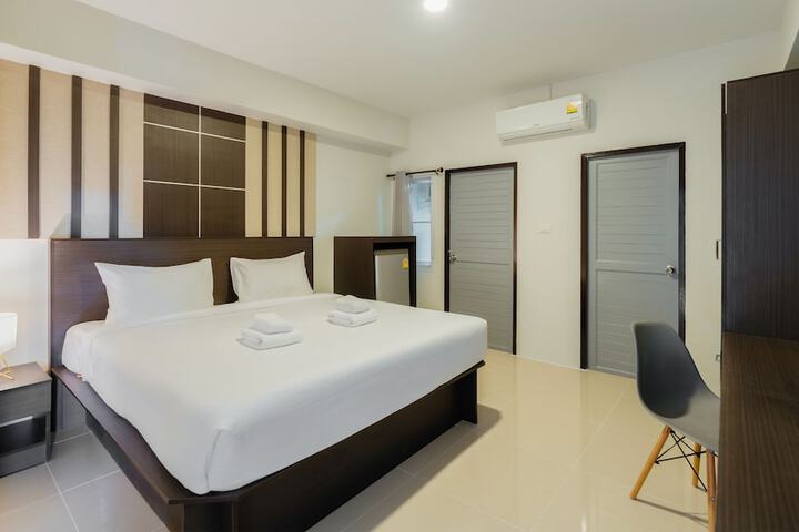 Room 7 of 35