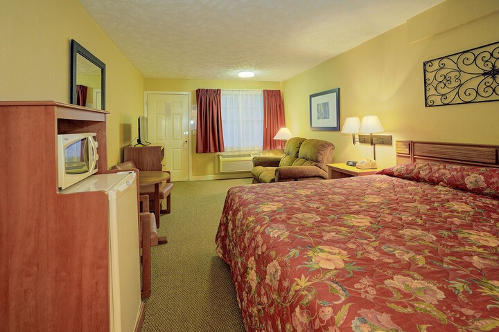 Standard Single Room 1 Queen Bed (3 of 7)