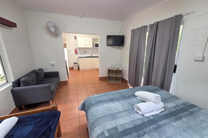 Room 5 of 14
