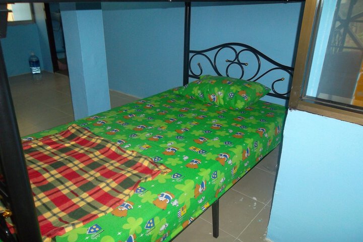 Room 14 of 32