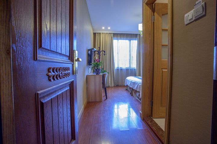 Room 14 of 43